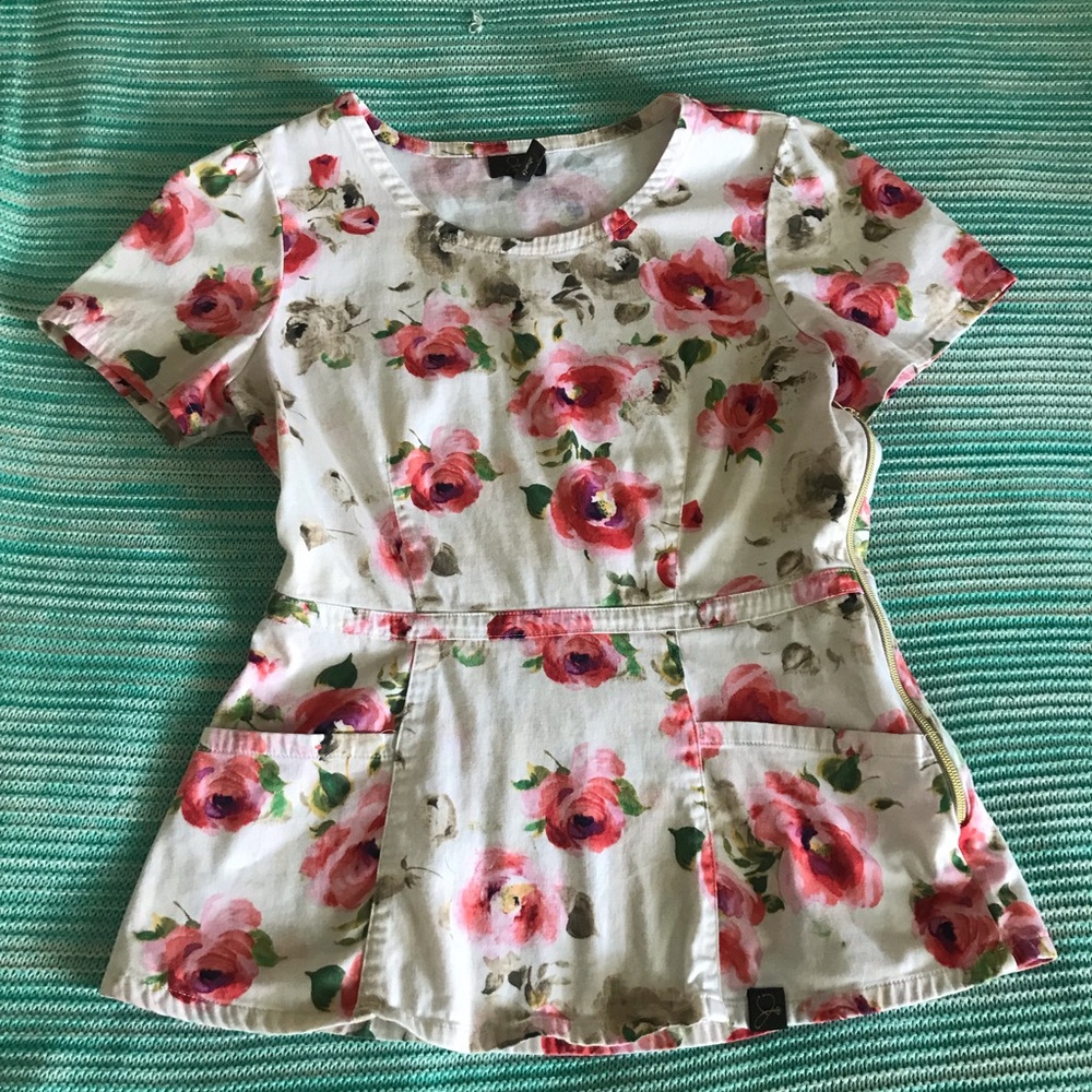 Jaanuu scrubs set